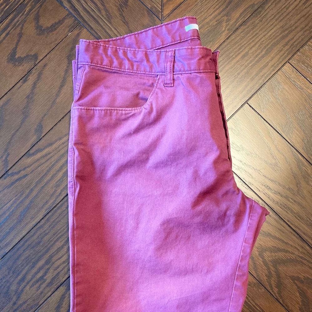 31/32 Calvin Klein Slim Fit Pants